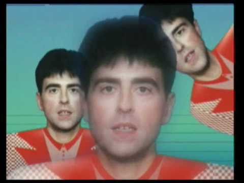 BAJONE - SVE NAS JE MANJE (original version)