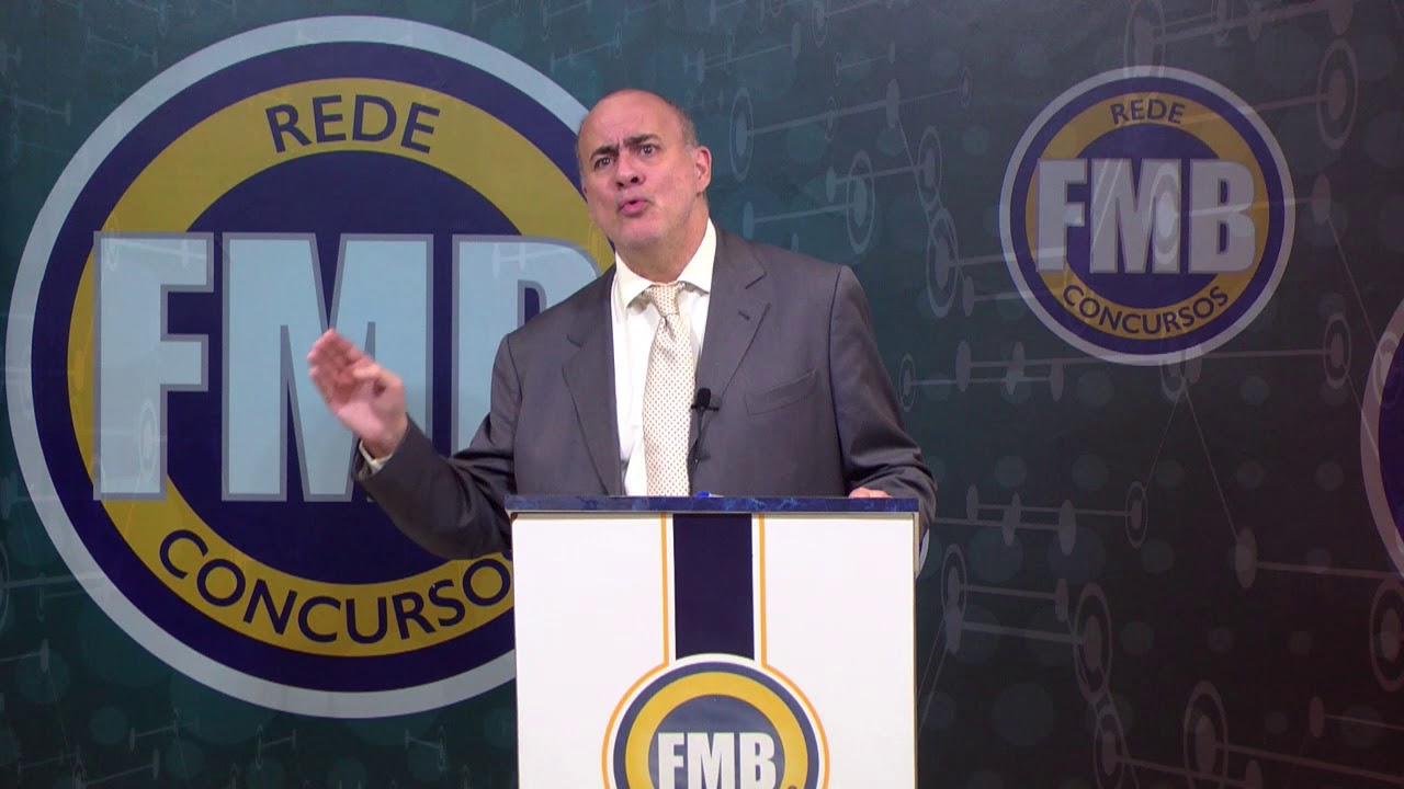 Qual é a diferença entre falsidade material e falsidade ideológica?