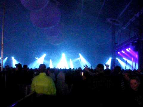 Above & Beyond @ Creamfields 2011 [Mat Zo & Arty vs Avicii - Rebound vs Levels (Ken Loi Mashup)]