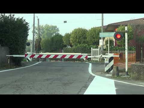 Passaggio a livello di via Giuseppe Verdi - Capralba (CR) / Level Crossing / Bahnübergang / 踏切