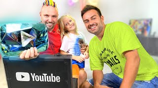 Видео Алисы И Николь Новый Год