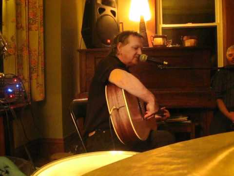 Tom House live at The Findlay house, Whiskey Sings like Angels