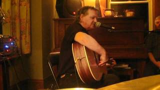 Tom House live at The Findlay house, Whiskey Sings like Angels