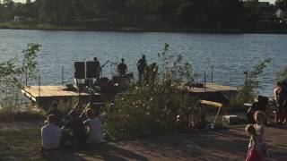 Plants and animals interprète We were one à la Presqu'Île