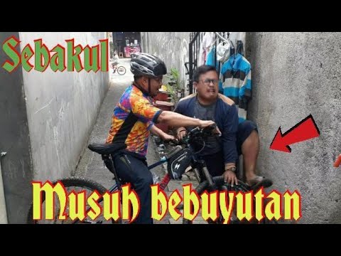 musuh-bebuyutan-film-komedi-betawi-sebakul