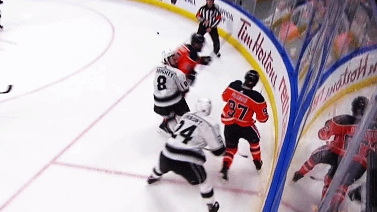 VIDÉO: Pat Maroon qui assome Drew Doughty...