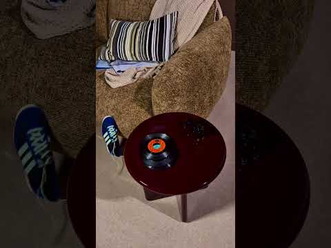 Video Paloma - Table d'appoint ronde en bois laqu&eacute; &oslash;50cm