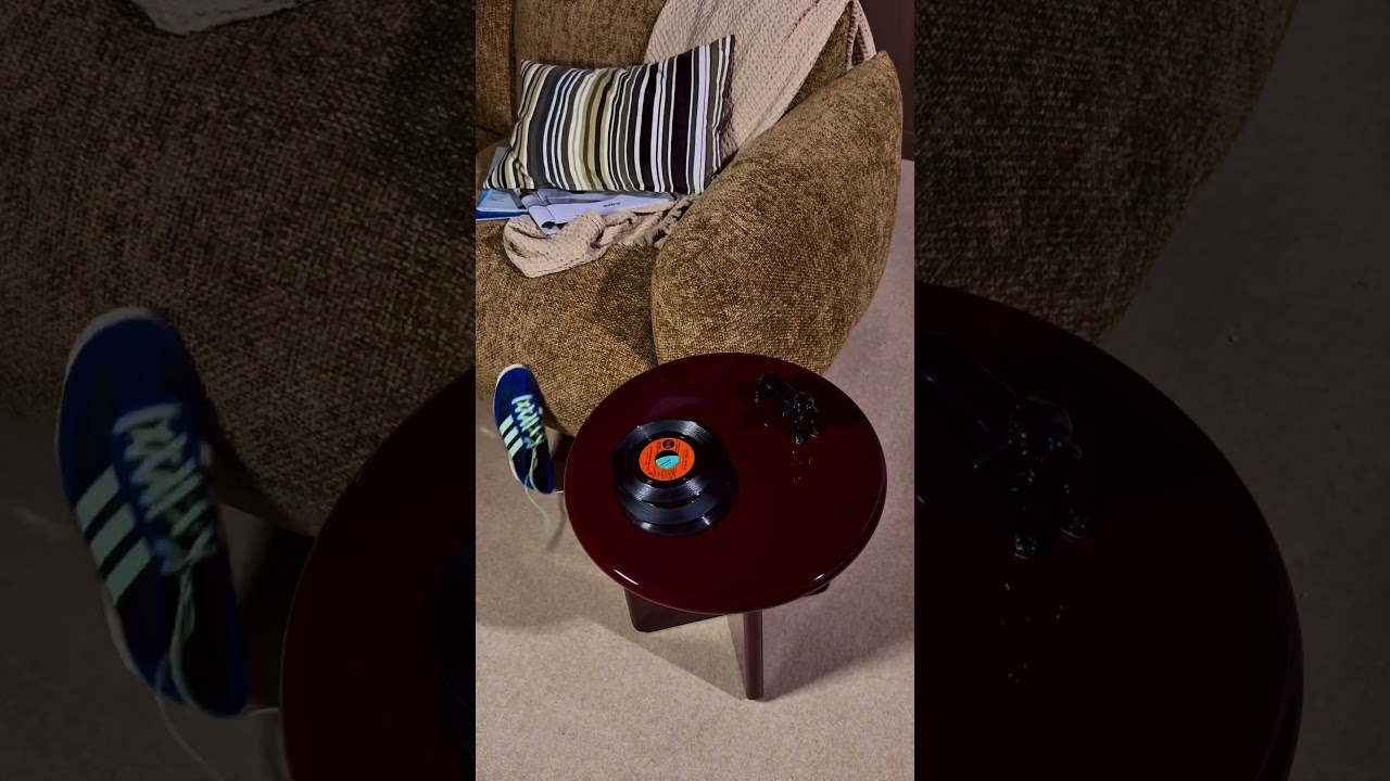 Video Paloma - Table d'appoint ronde en bois laqu&eacute; &oslash;50cm