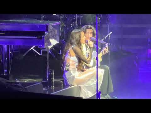 Olivia Rodrigo & Conan Gray - The One That Got Away (Cover) Live - Sour Tour - Vancouver 2022-04-07