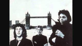 Paul McCartney &amp; Wings - I&#39;m Carrying (audio only)