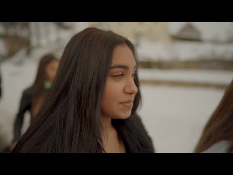 Sadra a Kaja - V nedelu na cinter chodim ( cover )