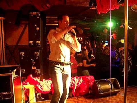 Kermis Weert 2009 - Roze Maandag Café 't Anker: Patrick Hendrikx met ''n Beetje meer'