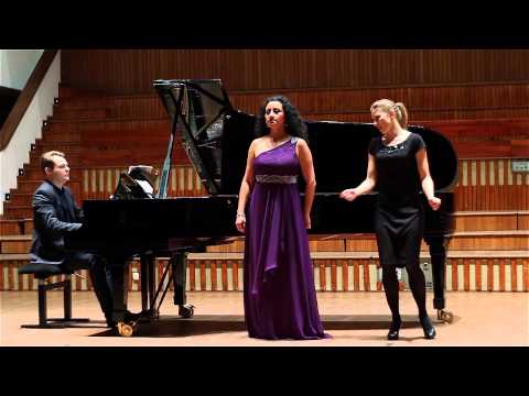 Susana Mijangos - Via resti servita, Madama brillante