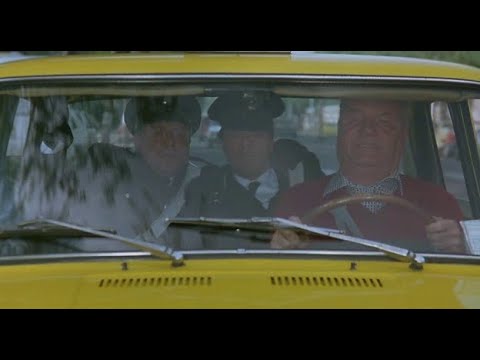 I due Carabinieri (1984) - Inseguimento in Taxi