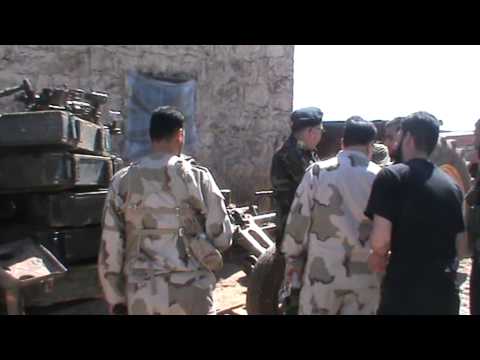 العقيد عبد الجبار العكيدي واللواء سليم إدريس برفقة قادة جبهة مطار منغ في ريف حلب