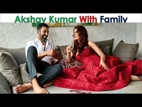 Akshay Kumar With Family