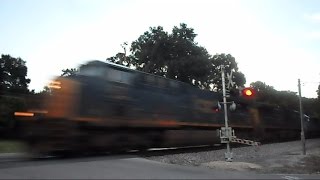 preview picture of video 'CSX & CEFX Intermodal Train Faster Than A Speeding Bullet'