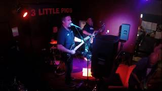 3 LITTLE PIGS COVER WISH YOU WELL BY BERNARD FANNING - LIVE AT THE DECK