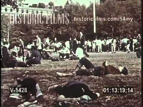 GREENWICH VILLAGE DURING THE BEAT-NIK ERA FOLKIES AND FOLK SINGERS 1961