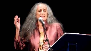 Calix Bento - Maria Bethânia - Pátio dos Encontros 07/04/2016 (by JLima)