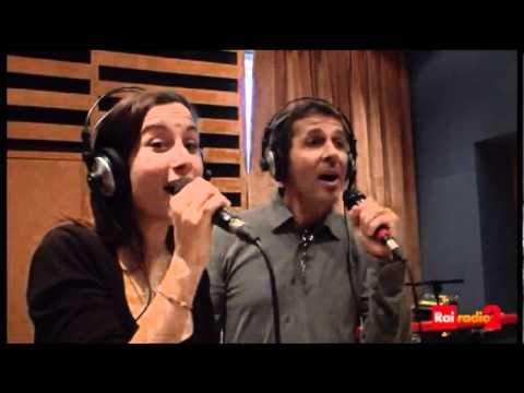 Luca Barbarossa ft. Serena Abrami - Ma che freddo fa @ Radio2 Social Club