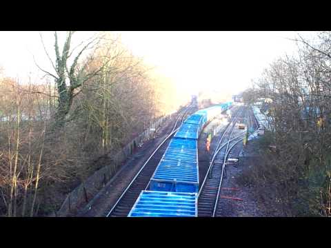 66619 Freightliner at Northenden on the bins 15/01/2012