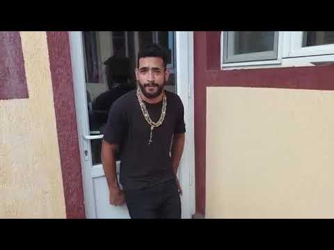 George de la liceul 5 bate in ușă ..și cântă )