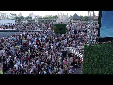 Queen - Bohemian Rhapsody - 1000voices sing along at " Summer by the River " - London