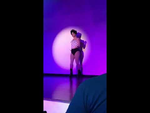 Stephanie Dicks performs Toxic - Britney Spears