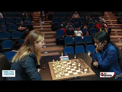 Vaishali plays 26 moves with 6 seconds on the clock | GM Ushenina vs IM Vaishali