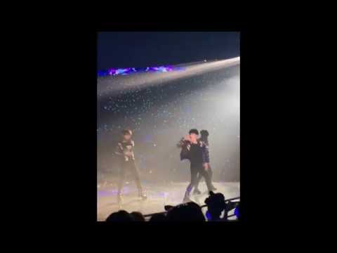 160730 EXO'rDIUM in Seoul - Lightsaber