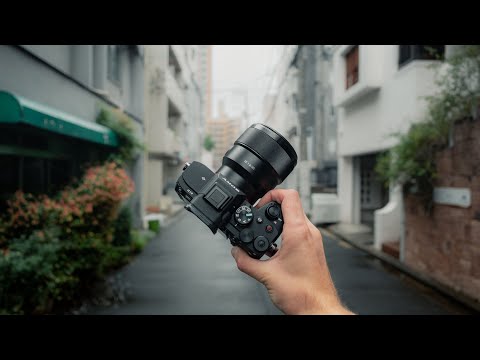85mm Rainy Street Photography / SONY A7IV