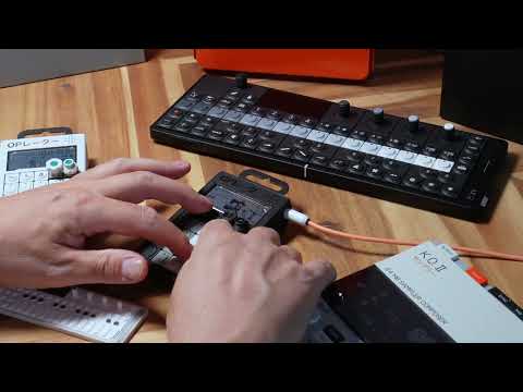 Discovering the @teenageengineering  PO-12 Rhythm - Beatmaker jamming around
