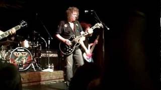 Y&amp;T - Mystic Theater - Nov 18, 2011 - 11 - Don&#39;t Bring Me Down