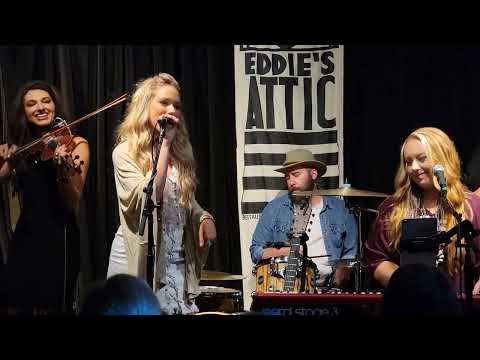 Emily Ann Roberts cover of "9 to 5" 7/29/23 Decatur, Ga.