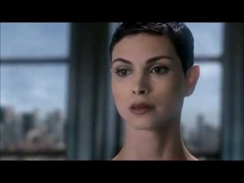 Anna (Morena Baccarin) has no mercy in 'V'