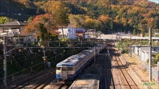 preview picture of video 'スカ色の115系電車6両編成が出発 (紅葉の中央線・山梨) EMU train & Autumn leaves'