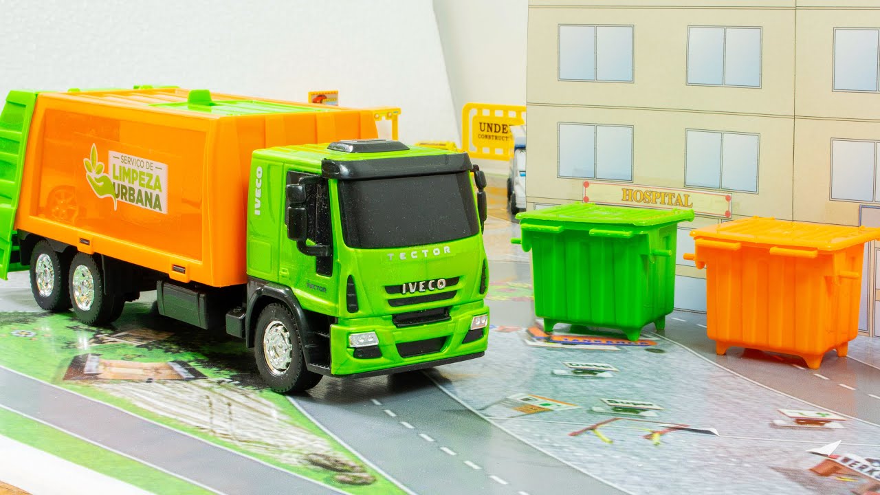 Watch Now Caminhão de lixo colorido de brinquedo Caminhão de lixo colorido de brinquedo