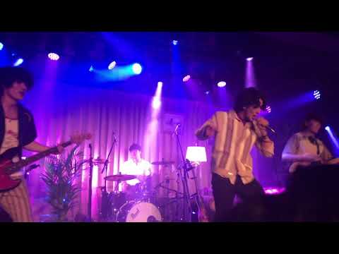 180603 싸우는건지무대하는건지 모르겠는 잔나비....커여워