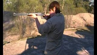 preview picture of video 'shooting a winchester .30-30 (mungindi jan 2010)'