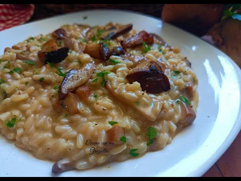 RISOTTO AI FUNGH - Ricetta di primo piatto autunnale tipico della cucina italiana