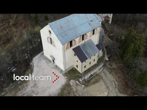 Chiesa a rischio frana in Valle di Cadore: le immagini aeree dal drone
