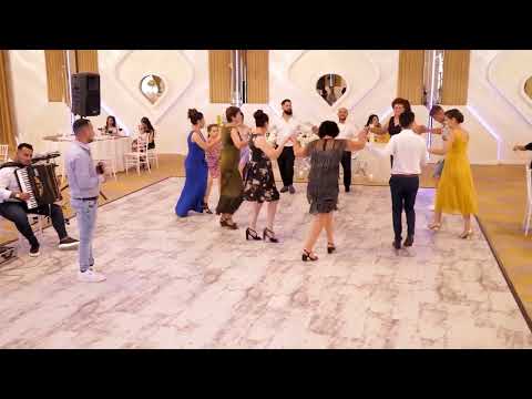 Mita De La Ploiesti Si Formatia Libanezu -   Trandafir de la moldova  Hora Mare Botez LIVE 2023