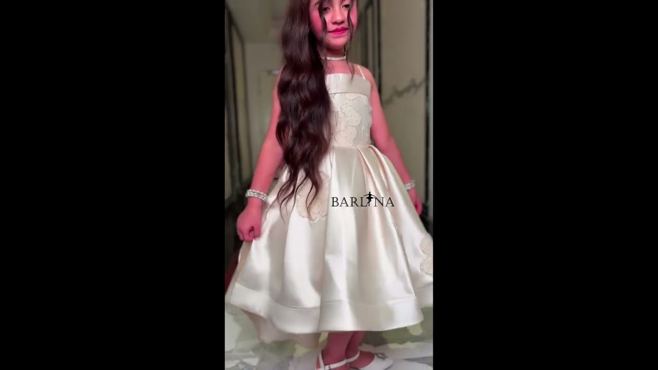 فستان بناتي بيج مزين بورود بياقة مفتوحة - سنة