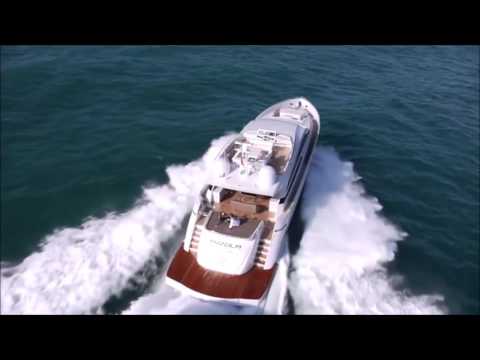 Pershing 92 by BestBoats24 de