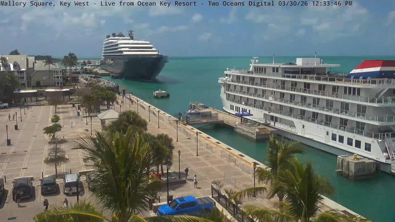 Live webcam view of Mallory Square Cruise Pier