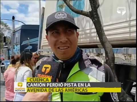 Camión perdió pista en la avenida de las Américas