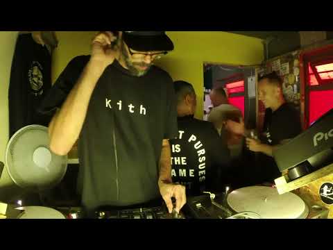 Mad Vibes // 1-hour DJ Mix ~ Drum & Bass