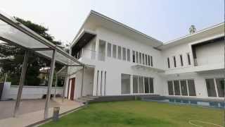 preview picture of video '4-Bedroom House for Rent in Pattanakarn I Bangkok Condo Finder'