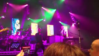 Status Quo - The oriental (LIVE) Blackpool Opera House (13th December 2012).mp4